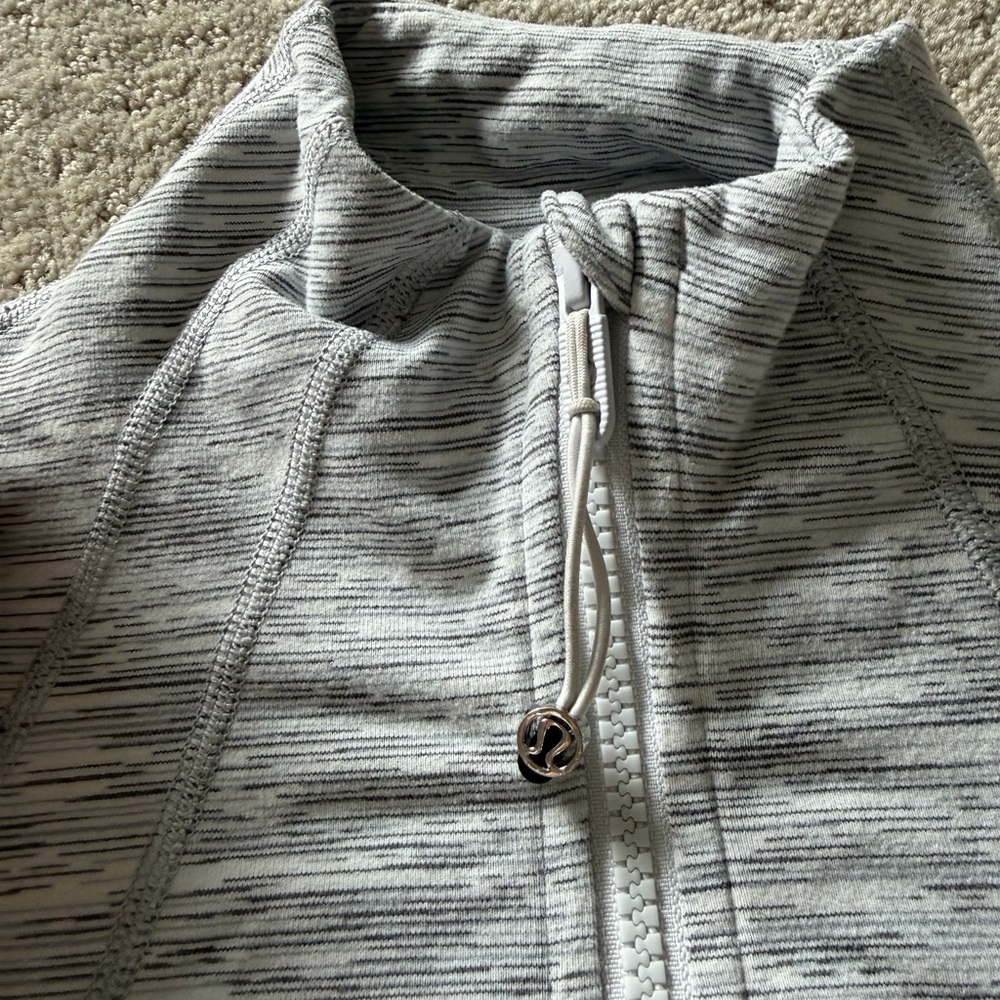 Lululemon align jacket - Picture 2 of 2